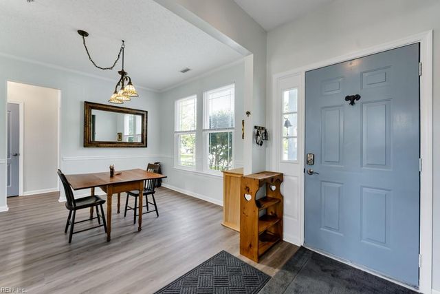 801 Winter King CT, Chesapeake, VA 23323