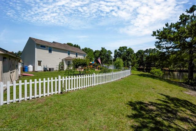 801 Winter King CT, Chesapeake, VA 23323