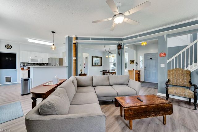 801 Winter King CT, Chesapeake, VA 23323