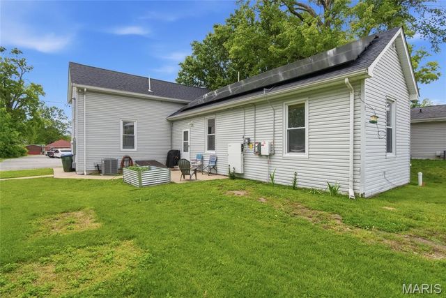 403 S Johnson Street, New Athens, IL 62264