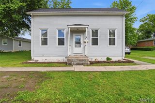 403 S Johnson Street, New Athens, IL 62264