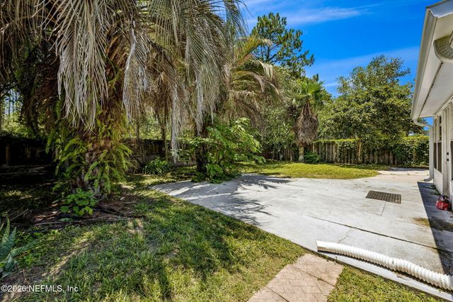 2586 SPRING LAKE Road W, Jacksonville, FL 32210