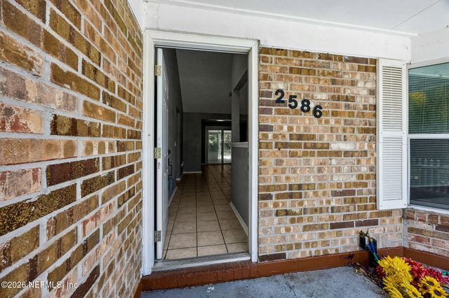 2586 SPRING LAKE Road W, Jacksonville, FL 32210
