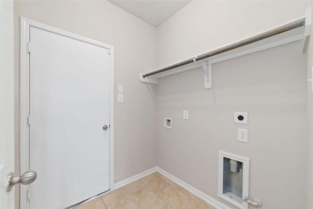 2707 Golden Hills Court, Fresno, TX 77545