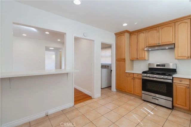 6045 Teesdale Avenue, North Hollywood, CA 91606