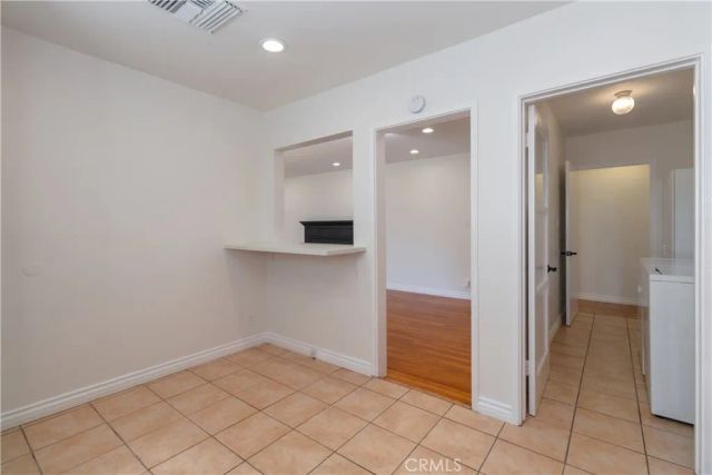 6045 Teesdale Avenue, North Hollywood, CA 91606