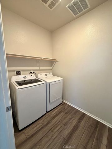 2872 schmidt privado, Ontario, CA 91761