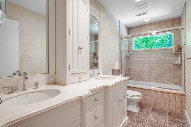 9 Plume Grass Way, Westhampton, NY 11977