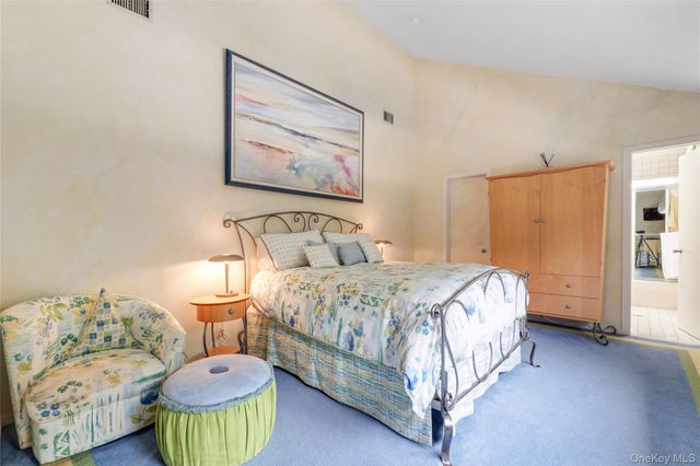 9 Plume Grass Way, Westhampton, NY 11977