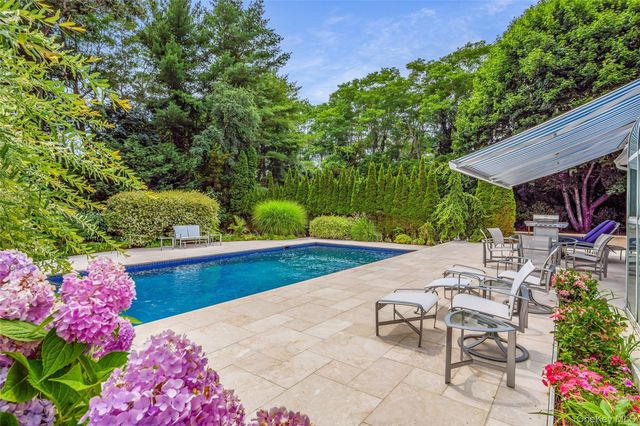 9 Plume Grass Way, Westhampton, NY 11977