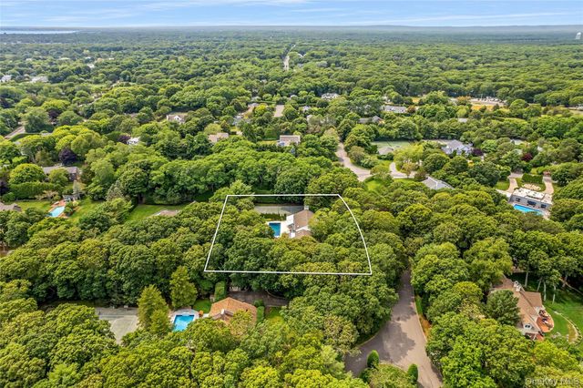 9 Plume Grass Way, Westhampton, NY 11977