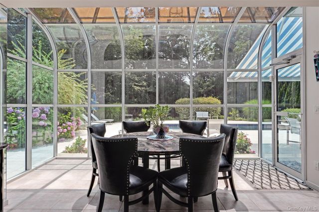 9 Plume Grass Way, Westhampton, NY 11977