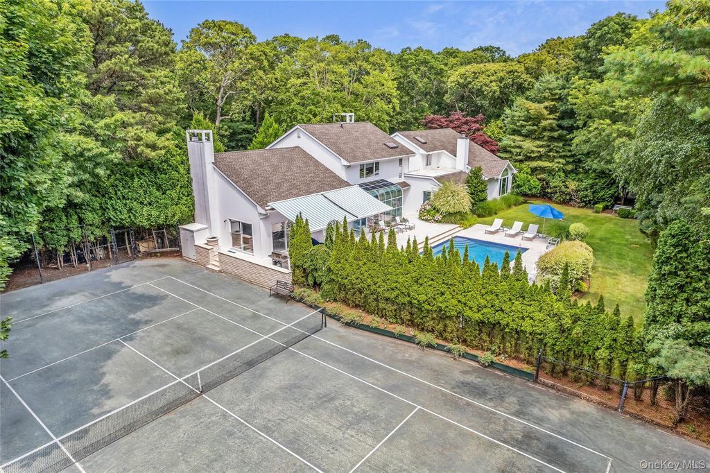 9 Plume Grass Way, Westhampton, NY 11977