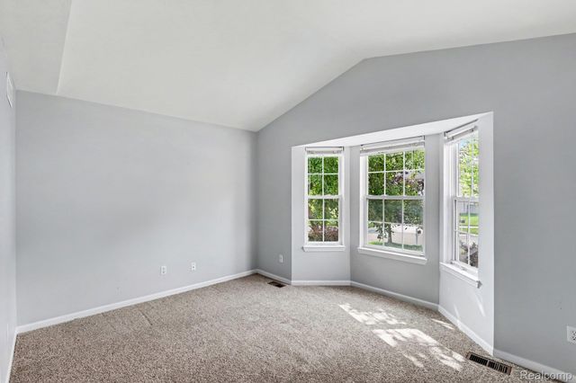 5576 Juneberry Court, Waterford Charter Township, MI 48329