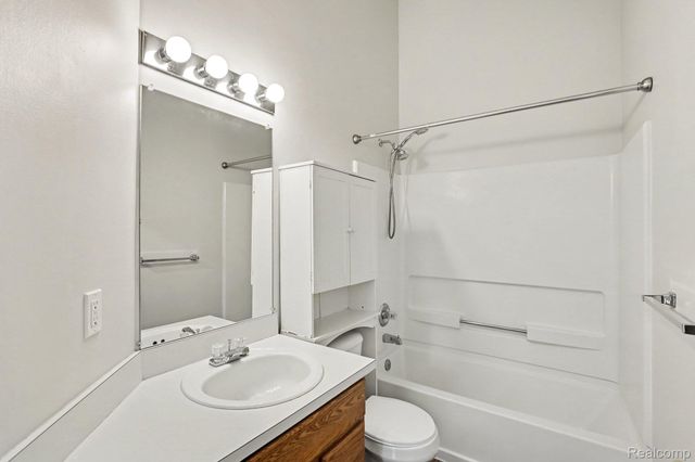 5576 Juneberry Court, Waterford Charter Township, MI 48329