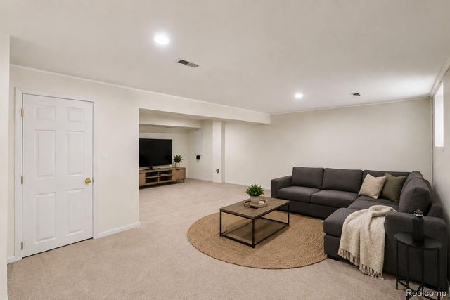 5576 Juneberry Court, Waterford Charter Township, MI 48329