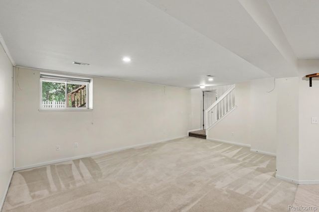 5576 Juneberry Court, Waterford Charter Township, MI 48329
