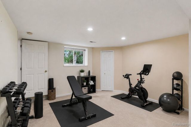 5576 Juneberry Court, Waterford Charter Township, MI 48329