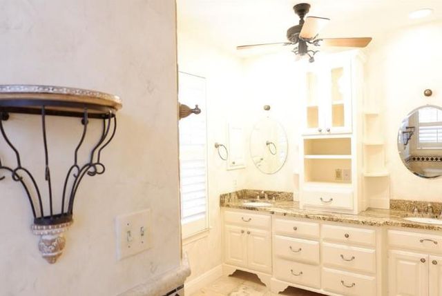 2203 Griswold LN, Austin, TX 78703