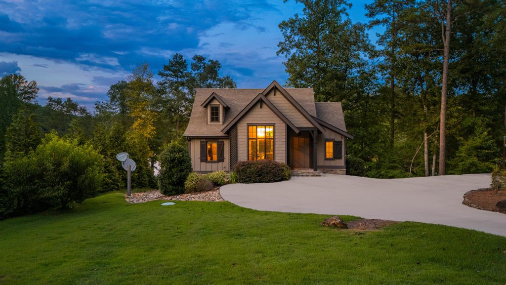 382 Hideaway Cove, Seneca, SC 29672