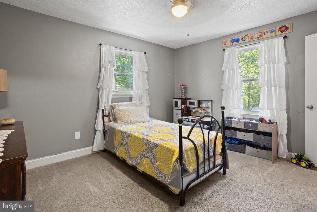 Image 12 of property listing at 26587 YOWAISKI MILL RD, Mechanicsville, MD 20659