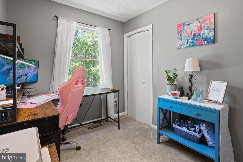 Image 16 of property listing at 26587 YOWAISKI MILL RD, Mechanicsville, MD 20659