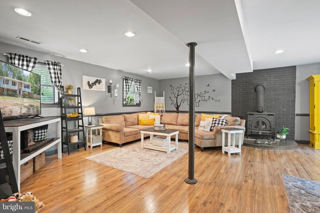 Image 20 of property listing at 26587 YOWAISKI MILL RD, Mechanicsville, MD 20659