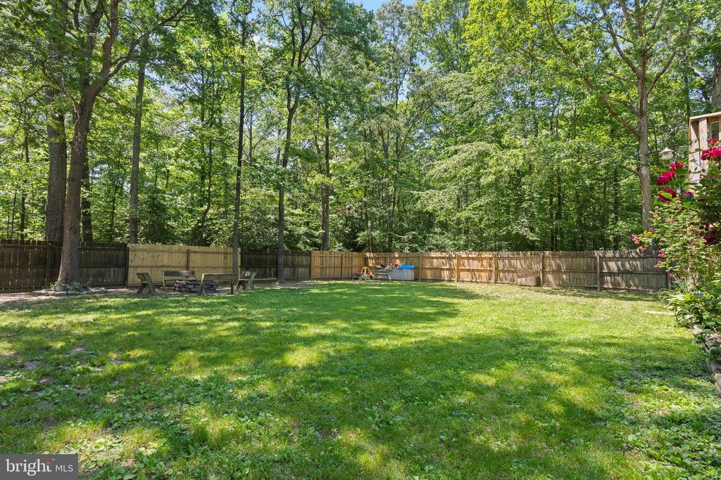 Image 3 of property listing at 26587 YOWAISKI MILL RD, Mechanicsville, MD 20659