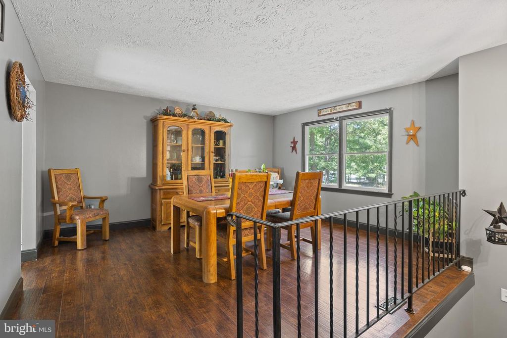 Image 7 of property listing at 26587 YOWAISKI MILL RD, Mechanicsville, MD 20659
