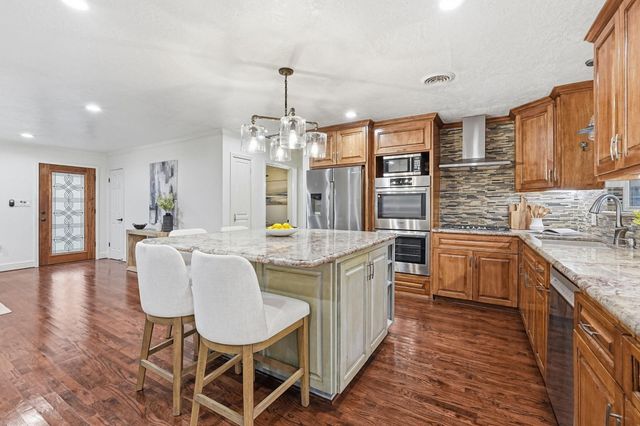 1320 Woodvine Drive, Houston, TX 77055