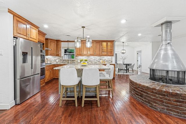 1320 Woodvine Drive, Houston, TX 77055