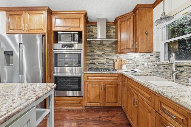 1320 Woodvine Drive, Houston, TX 77055