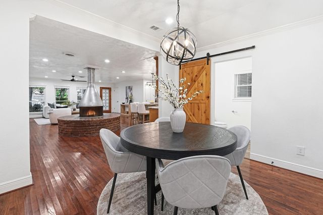 1320 Woodvine Drive, Houston, TX 77055