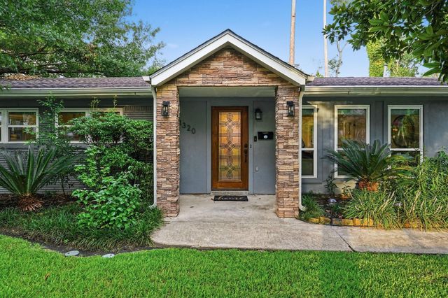 1320 Woodvine Drive, Houston, TX 77055