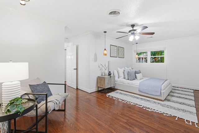1320 Woodvine Drive, Houston, TX 77055