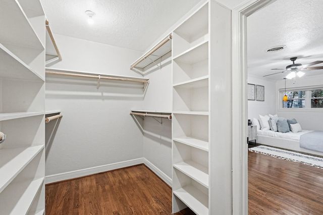 1320 Woodvine Drive, Houston, TX 77055