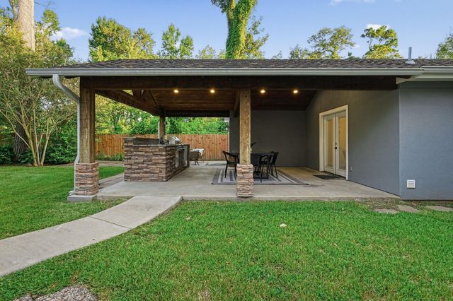 1320 Woodvine Drive, Houston, TX 77055