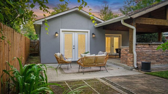 1320 Woodvine Drive, Houston, TX 77055
