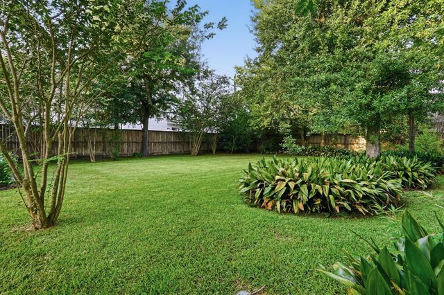 1320 Woodvine Drive, Houston, TX 77055
