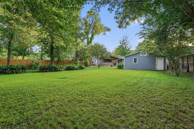 1320 Woodvine Drive, Houston, TX 77055