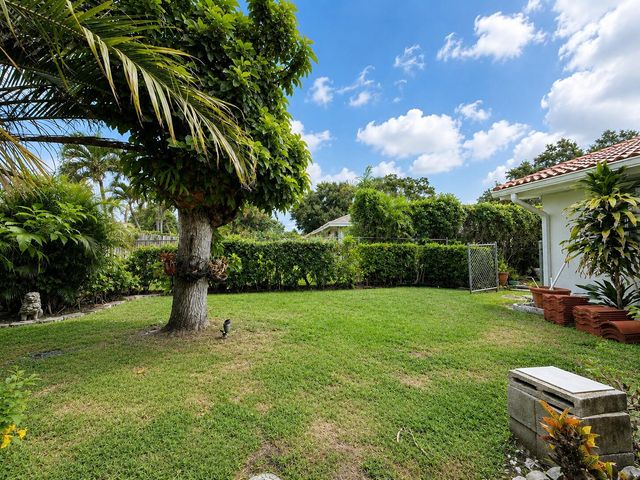 10873 MAGNOLIA Street, Palm Beach Gardens, FL 33418