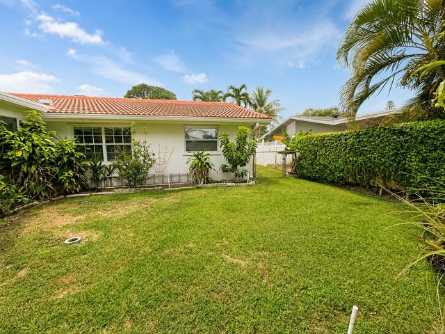 10873 MAGNOLIA Street, Palm Beach Gardens, FL 33418