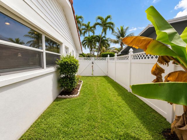 10873 MAGNOLIA Street, Palm Beach Gardens, FL 33418