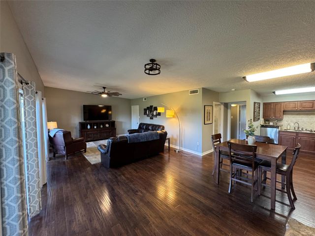 2550 Sam Rayburn Parkway B-6, Brookeland, TX 75931