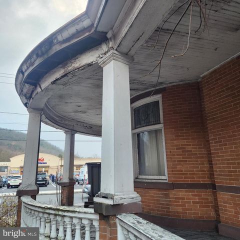 221 CEDAR ST, Tamaqua, PA 18252