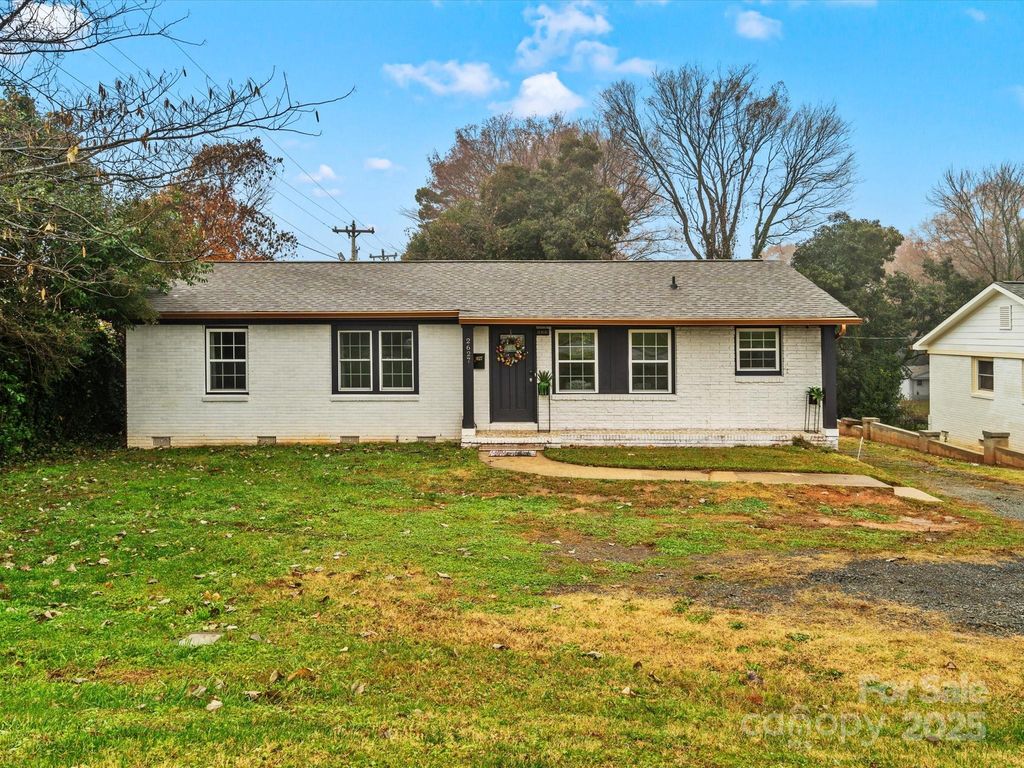 2627 Old North Sharon amity Road, Charlotte, NC 28205
