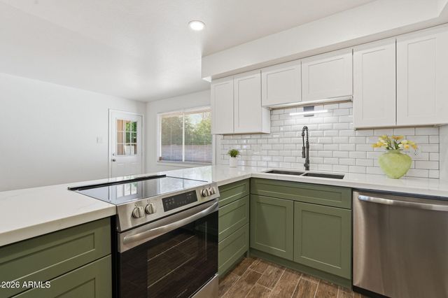 3525 W Crocus Drive W, Phoenix, AZ 85053