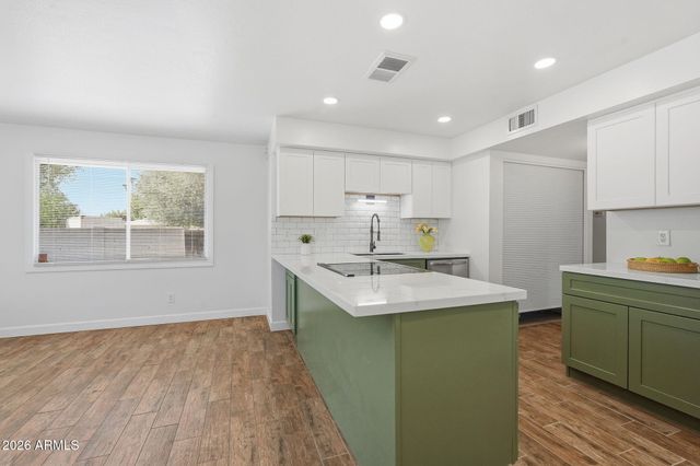 3525 W Crocus Drive W, Phoenix, AZ 85053