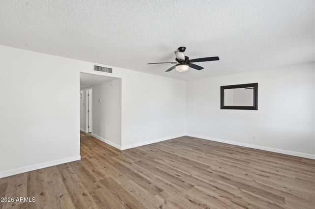 3525 W Crocus Drive W, Phoenix, AZ 85053