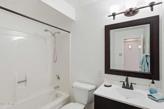 3525 W Crocus Drive W, Phoenix, AZ 85053